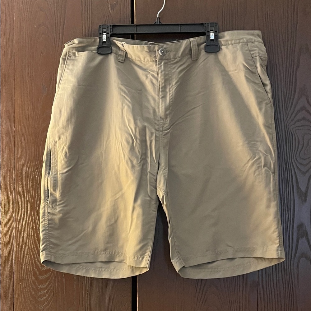 Rei men’s green shorts. Size 40.